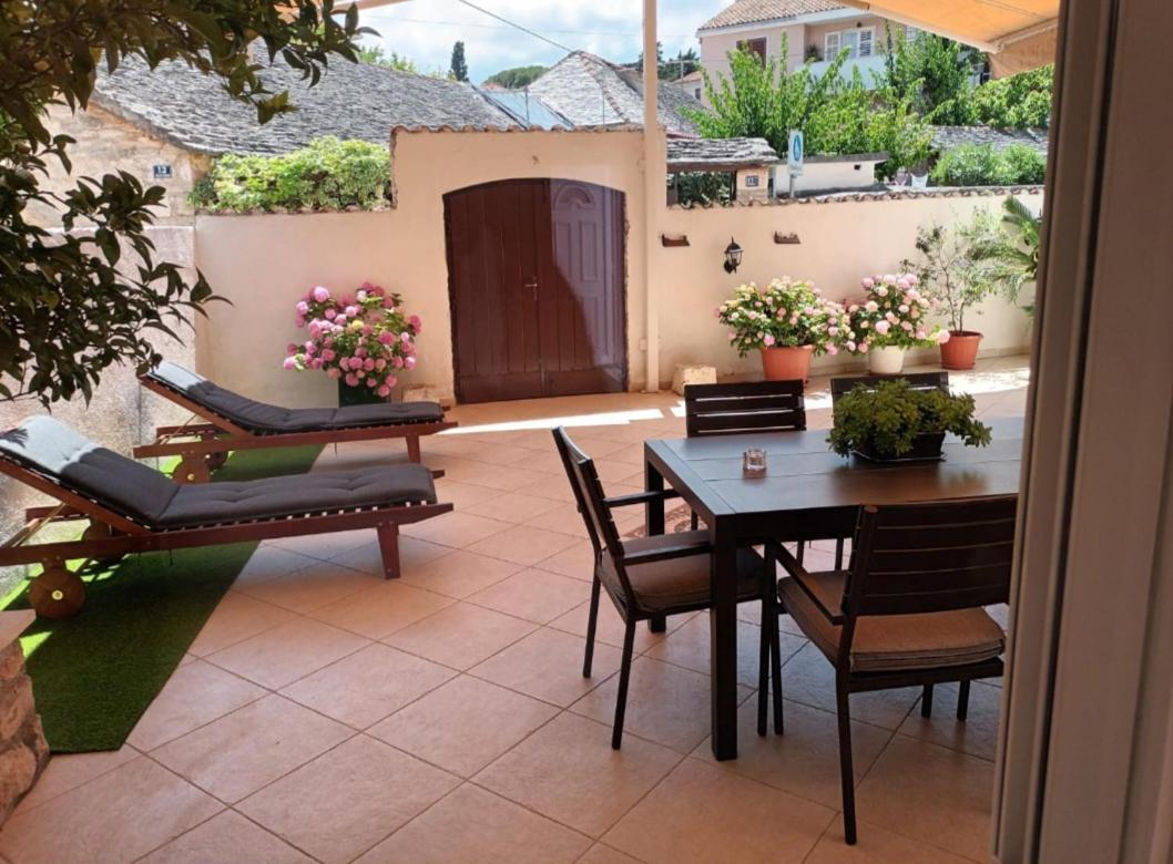 Charming 4* In Supetar's Old Center Апартаменты Супетар